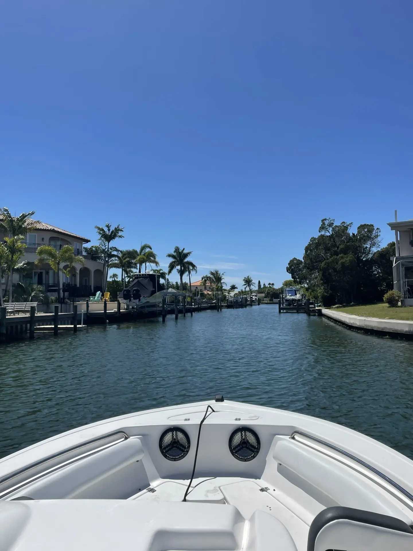 Compass boat rental cruising the Manatee River in Florida